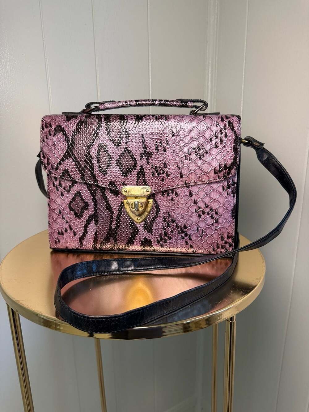 Moda Italiana Pink Snakeskin Embossed Leather Crossbody Handbag